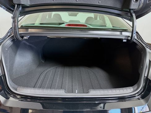 New 2026 Hyundai Elantra Sport FWD image 23