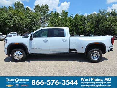 Used 2026 GMC Sierra 3500 Denali Ultimate AWD/4WD image 5