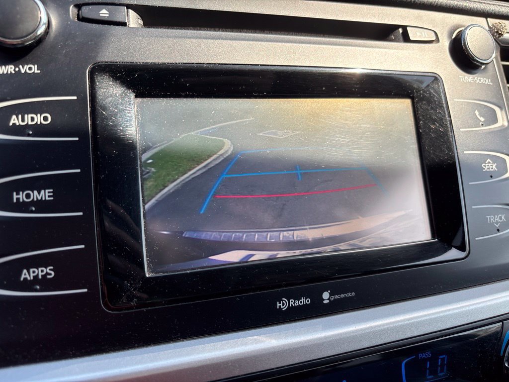 Used 2015 Toyota Highlander Plus FWD image 17