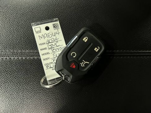 Certified 2024 GMC Terrain SLT AWD/4WD image 28