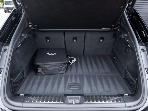 Certified 2025 Porsche Macan Electric RWD image 36