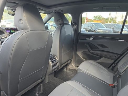 New 2026 Volkswagen Tiguan SE R-Line image 10