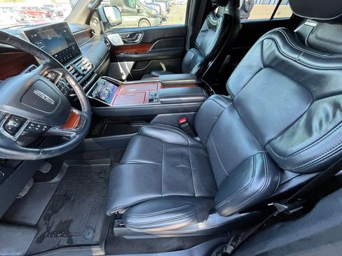Certified 2024 Lincoln Navigator Reserve image 11