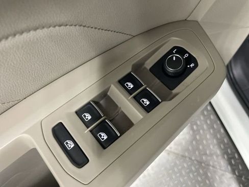 Used 2022 Volkswagen Atlas SE image 13