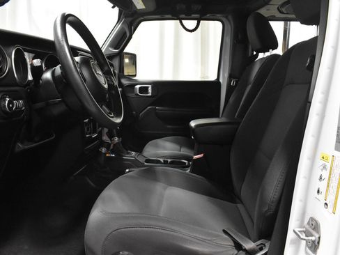 Used 2018 Jeep Wrangler Unlimited Sport AWD/4WD image 4