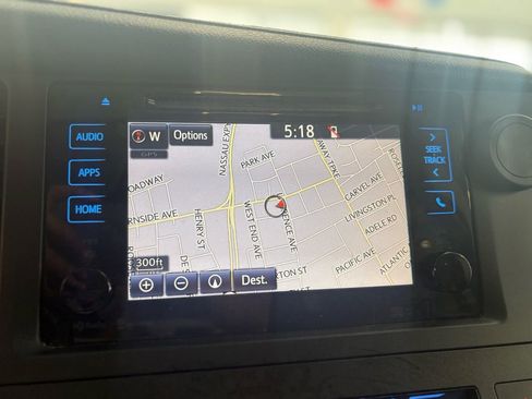 Used 2015 Toyota Sienna SE w/ SE Preferred Package FWD image 34