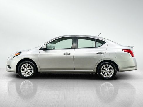 Used 2018 Nissan Versa SV w/ SV Special Edition Package FWD image 2