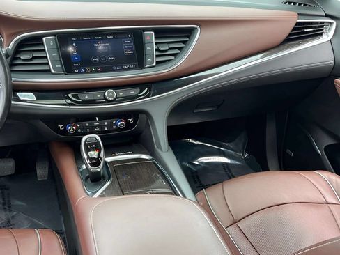 Used 2021 Buick Enclave Avenir w/ Avenir Technology Package AWD/4WD image 24