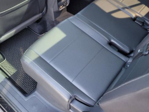 Used 2020 Volkswagen Tiguan SE R-Line image 40