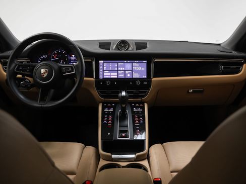 Certified 2023 Porsche Macan AWD/4WD image 26