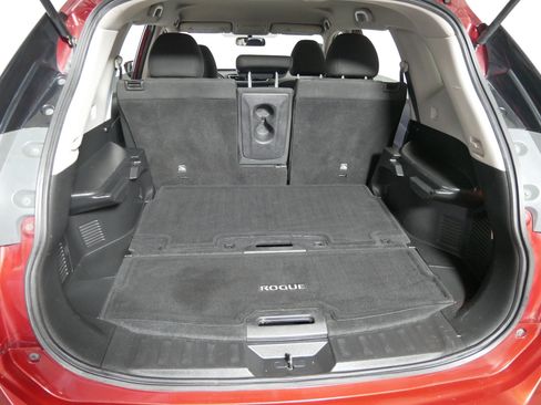 Used 2016 Nissan Rogue S w/ Appearance Package AWD/4WD image 18