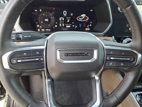 Used 2024 GMC Canyon Denali image 32