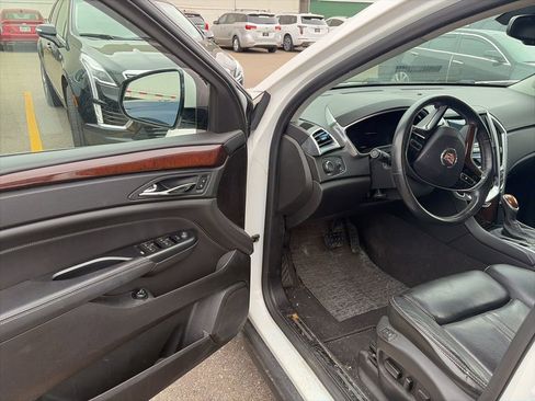 Used 2016 Cadillac SRX Luxury w/ Driver Awareness Package AWD/4WD image 10