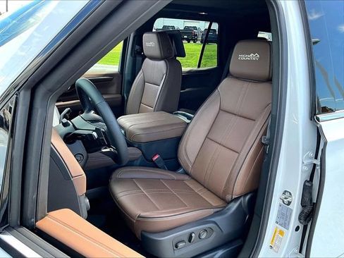 New 2026 Chevrolet Tahoe High Country AWD/4WD image 10