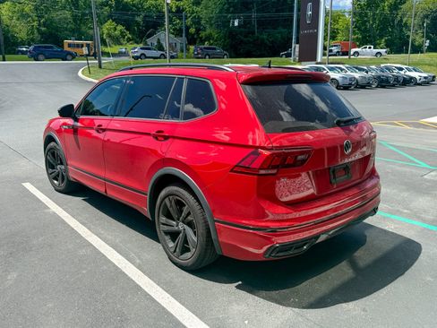 Used 2024 Volkswagen Tiguan SE R-Line AWD/4WD image 5