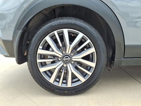 Used 2023 Nissan Kicks SV image 19