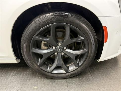 Used 2021 Chrysler 300 Touring L image 13