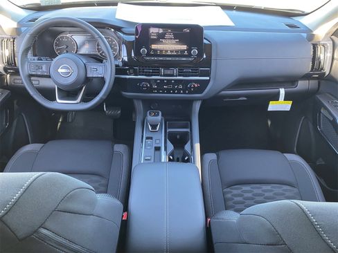 New 2025 Nissan Pathfinder SV w/ Black Appearance Package image 16