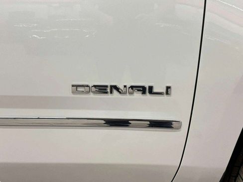 Used 2019 GMC Yukon Denali w/ Denali Ultimate Package image 21