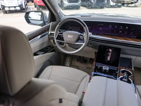 Used 2025 Cadillac Escalade Sport Platinum image 28