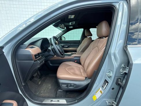 Used 2026 Toyota Grand Highlander AWD Hybrid image 4
