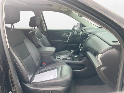 Used 2021 Chevrolet Traverse LT w/ LT Premium Package AWD/4WD image 15
