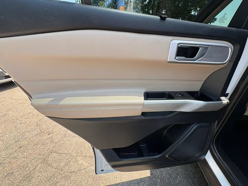 Used 2021 Ford Explorer Limited w/ Equipment Group 301A RWD image 35