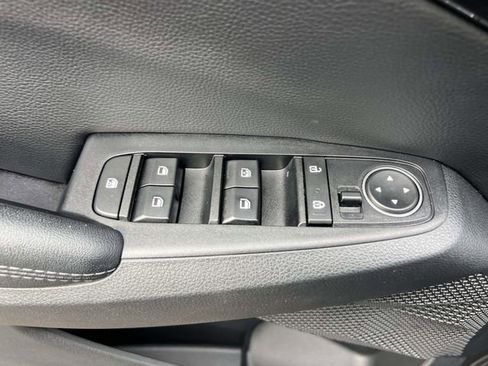 Used 2022 Kia Seltos EX image 17