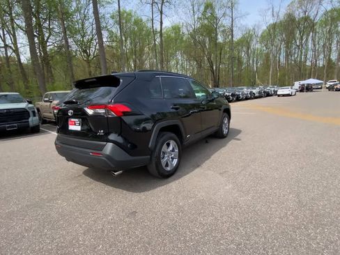 Used 2025 Toyota RAV4 LE image 8