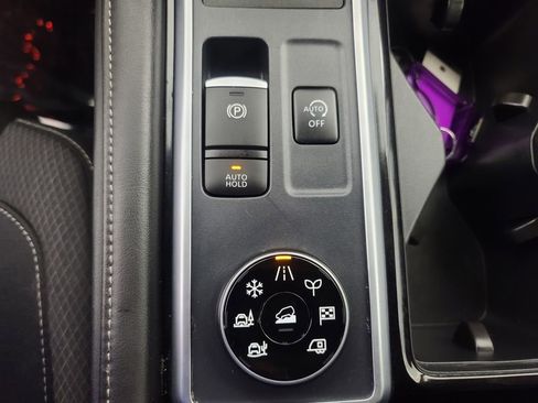 Used 2025 Nissan Pathfinder SV AWD/4WD image 35