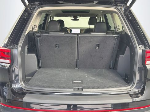 Used 2025 Volkswagen Atlas SE FWD image 32