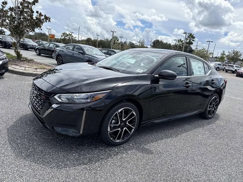 New 2025 Nissan Sentra SR image 8