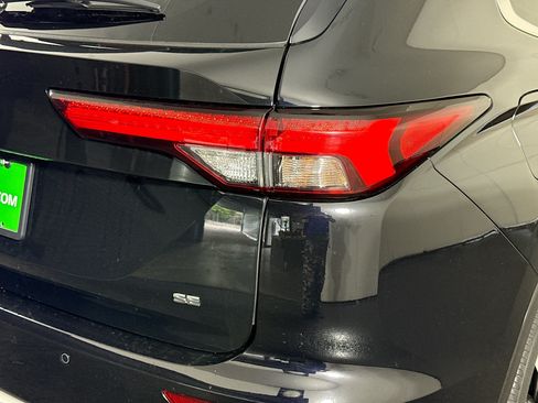 Used 2022 Mitsubishi Outlander SE AWD/4WD image 34