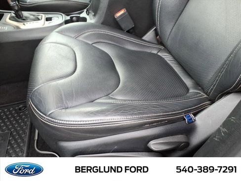 Used 2018 Jeep Cherokee Latitude w/ Altitude Package image 17