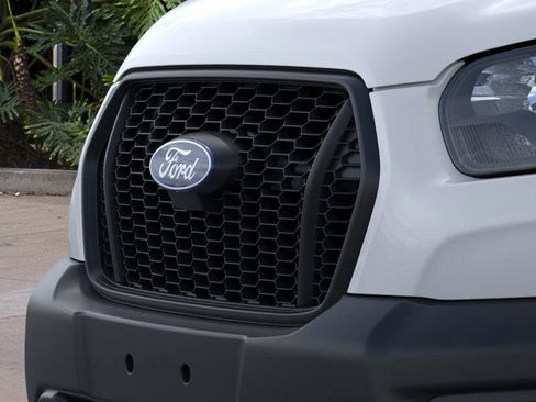 New 2026 Ford Transit 250 148 Medium Roof RWD image 17