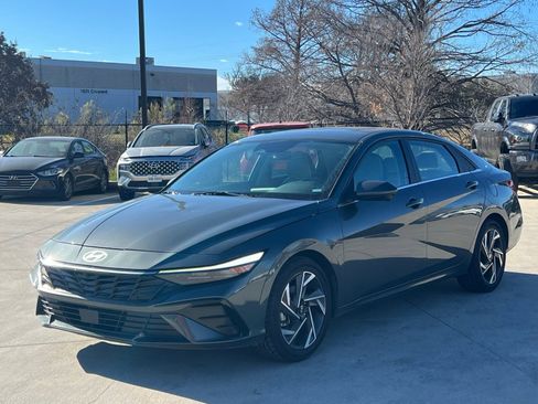 Certified 2024 Hyundai Elantra Limited image 5