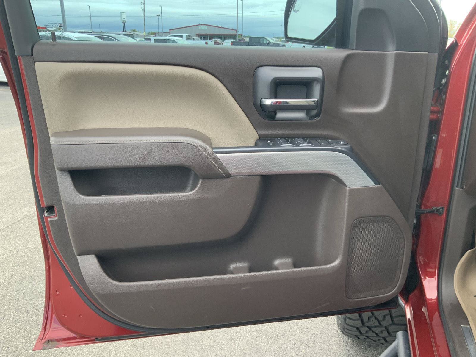 Used 2018 Chevrolet Silverado 1500 LT w/ Texas Edition AWD/4WD image 15