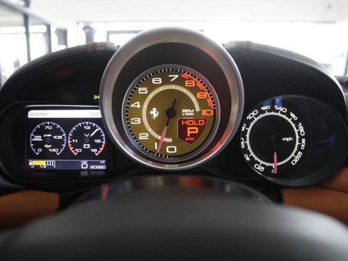 Used 2016 Ferrari California T RWD image 18
