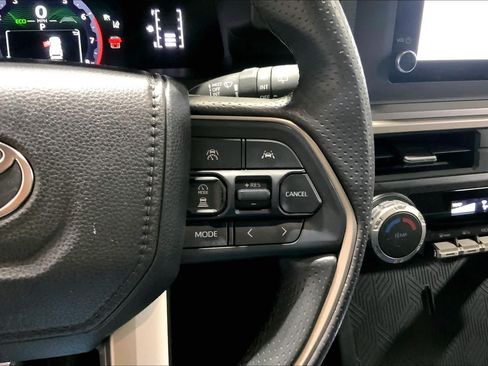 Used 2025 Toyota 4Runner SR5 AWD/4WD image 25