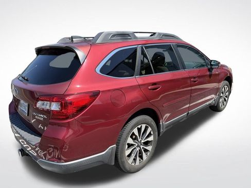 Used 2016 Subaru Outback 2.5i Limited AWD/4WD image 3