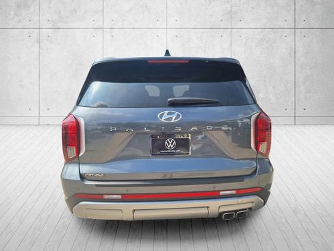 Used 2024 Hyundai Palisade SEL FWD image 4