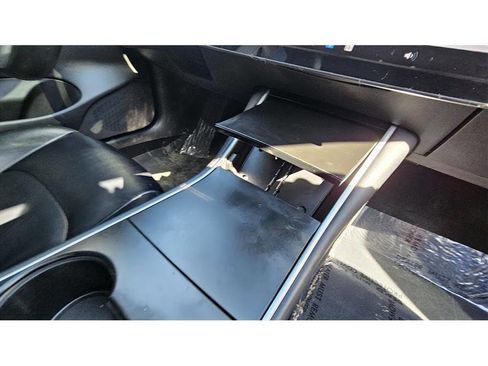 Used 2018 Tesla Model 3 Long Range image 29