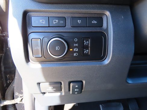 Certified 2024 Ford F250 Platinum image 25