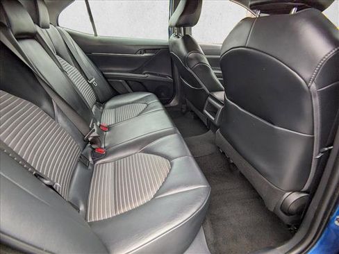 Used 2020 Toyota Camry SE FWD image 18