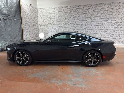 Used 2024 Ford Mustang Coupe image 4