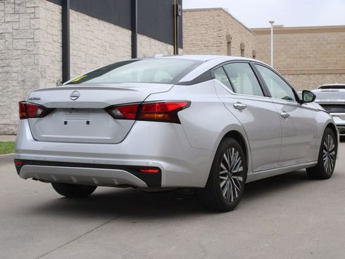 Certified 2025 Nissan Altima 2.5 SV image 3