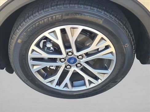 Used 2022 Ford Escape SEL w/ Technology Package FWD image 26