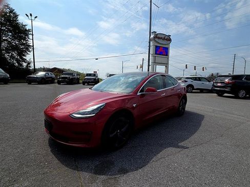 Used 2018 Tesla Model 3 Long Range image 1