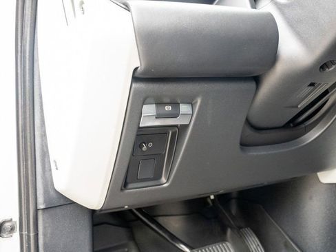 Used 2023 Land Rover Defender 130 SE AWD/4WD image 38