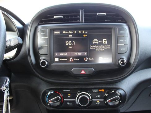 Used 2025 Kia Soul LX w/ LX Technology Package FWD image 20